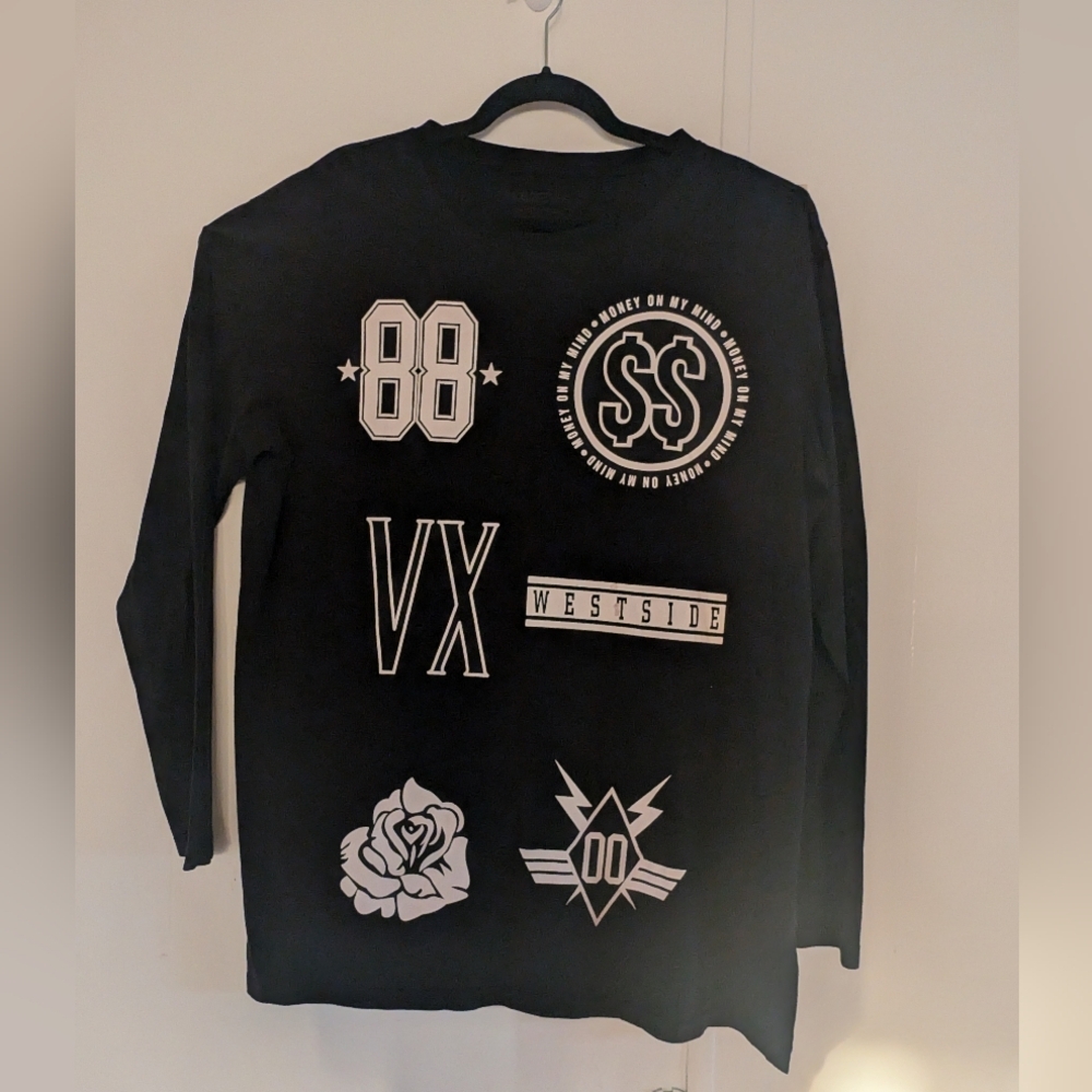 Vintage Men's Black Graphic Long Sleeve Shirt